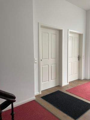 #7 Wohnung Hof- &amp; Frontseite 1.OG Eingang.jpg