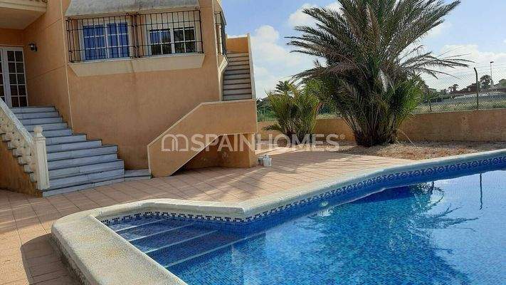 Spacious House with Private Pool in La Manga Cartagena