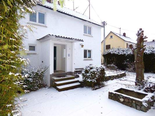 Hausansicht (Winter)