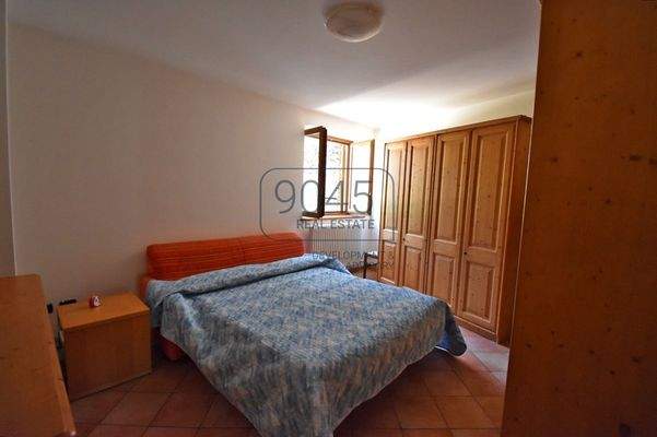 Exklusive Villa mit Panoramablick und großem Grundstück – Ala