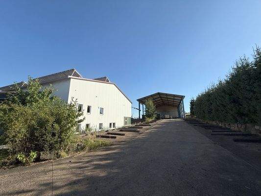 Zufahrt Halle 1 und 2