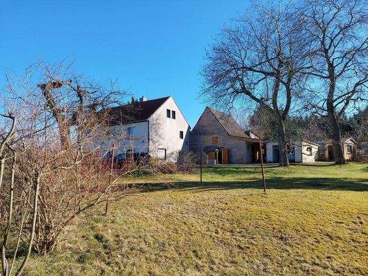 Wohnhaus und Nebengebäude