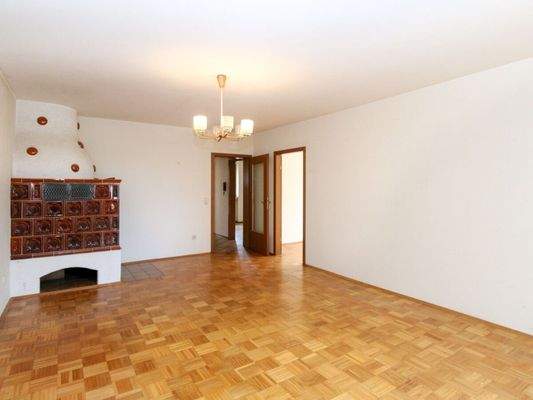 Wohnzimmer mit Kachelofen