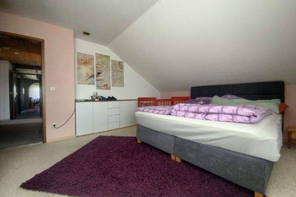 Schlafzimmer Wohnung DG