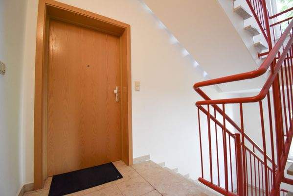 04 Eingang Wohnung.JPG