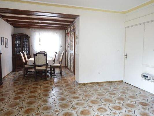 Das ca. 25 m² große Esszimmer...