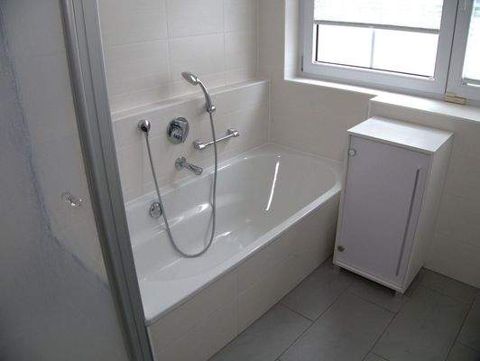 Wannen-Duschbad 3