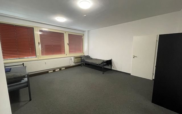 Zimmer mieten günstig in Stuttgart möbliert auf zeit bei urbanbnb 2.jpg