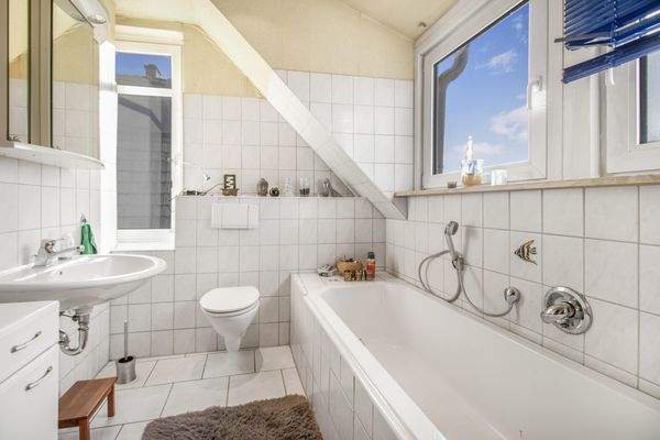 Badezimmer im Dachgeschoss