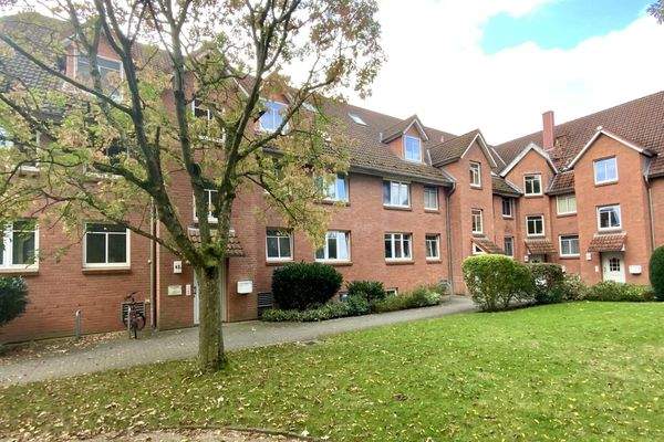 Hausansicht vom Spielplatz