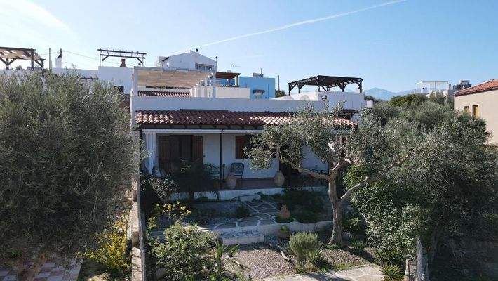 Kreta, Apokoronas: Wunderschönes 2-Schlafzimmer-Haus mit Meerblick, Garten und Dachterrasse in Plaka bei Chania