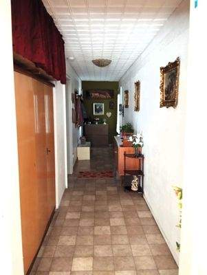 Flur Hauptwohnung.jpg