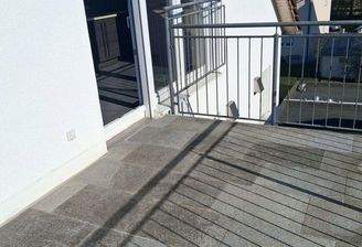 Balkon in Richtung Wohnbereich
