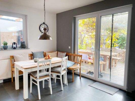 Essplatz und Terrasse