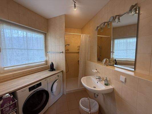 Duschbad/Hauswirtschaftsraum