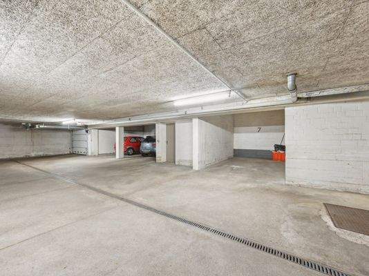 Tiefgaragenstellplatz