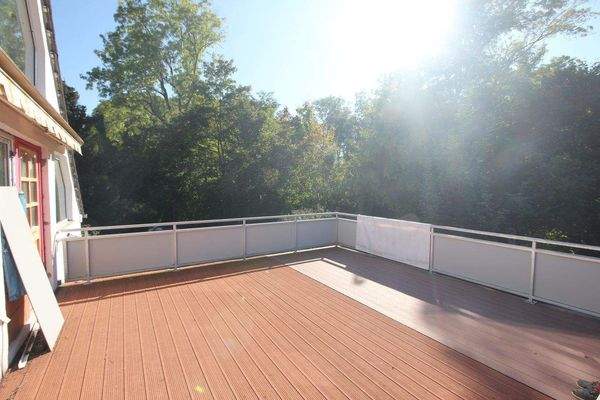 Blick ins Grüne Terrasse 