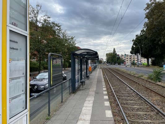 Bahnstation in unmittelbarer Umgebeung