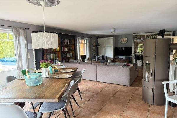 Essbereich und Wohnzimmer