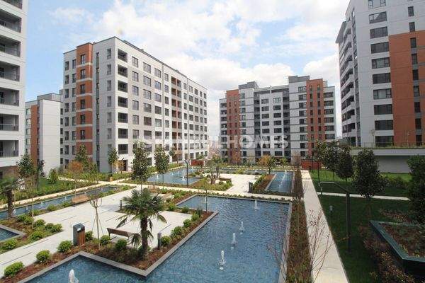 Spacious Flats 100 M from Metro in Bagcilar