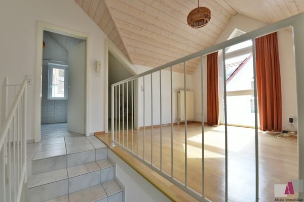 Blick zum Duschbad und Zimmer 4