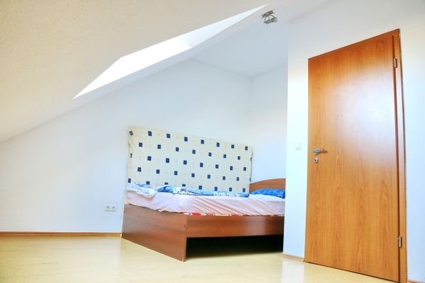 Schlafzimmer Dachgeschoss - Vorderseite