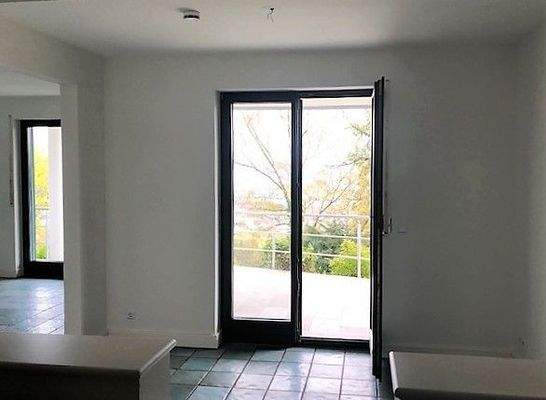 Küche mit sich anschließendem Essbereich