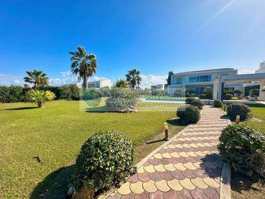 6512f3ae4db24e70b49a48c767869063-original