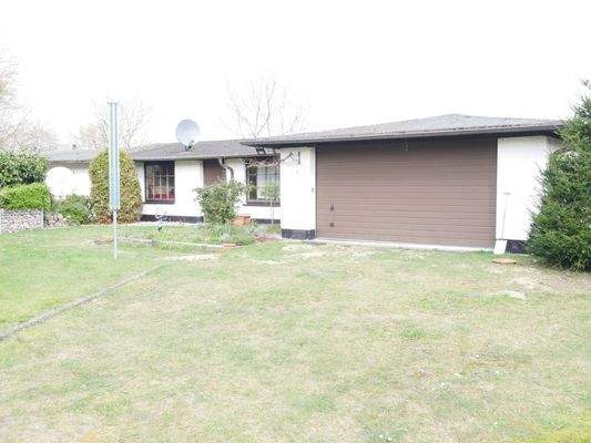 Doppelgarage mit Nebengelass