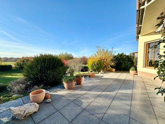 große Terrasse nach Südwesten