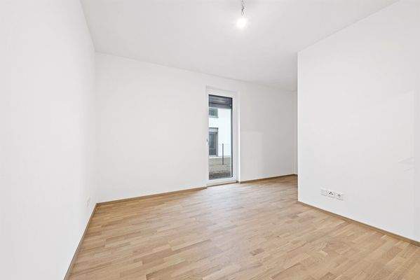 Zimmer mit Schrankraum und Bad