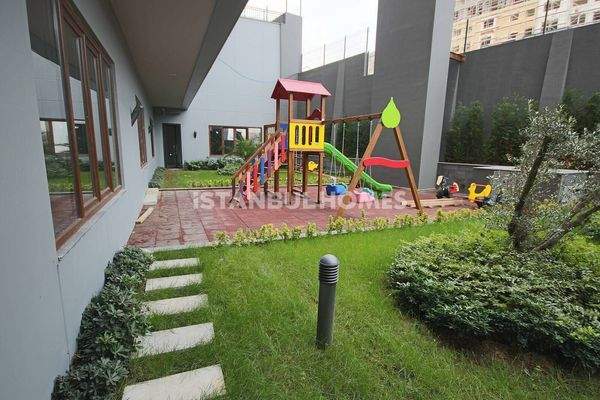 Flats in a Complex with Rich Social Amenities in Kadikoy