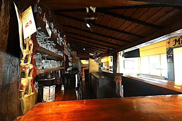 mit dem Blick auf die Leute