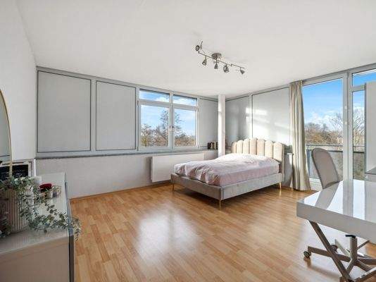 Schlafzimmer 2 mit Balkon