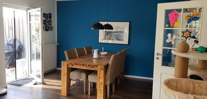 Esszimmer klein - (KI generiert)