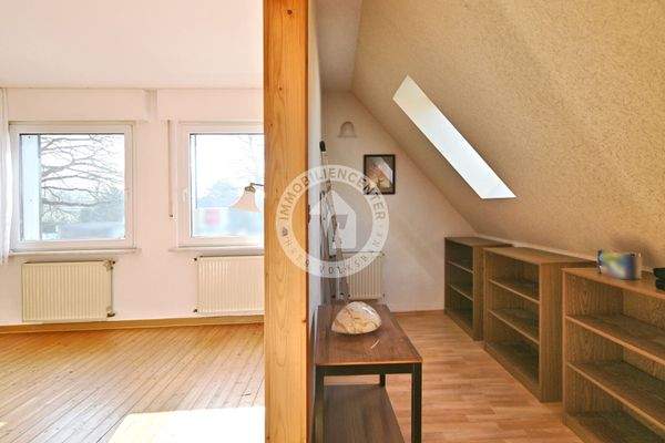 Blick auf das Kinderzimmer und den Abstellraum