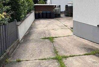 Zufahrt zum Hof/Garage