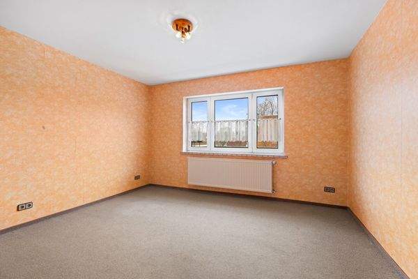 Kinderzimmer oder Schlafzimmer im Obergeschoss