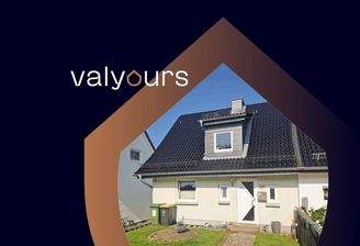 Die Vorderansicht der ImmobilieDie Vorderansicht der Immobilie
