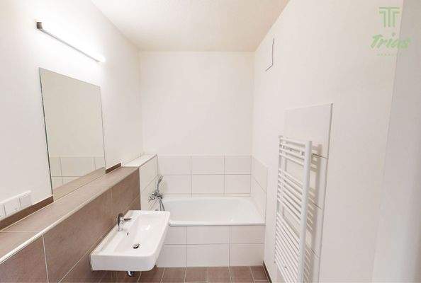 Badezimmer mit Badewanne