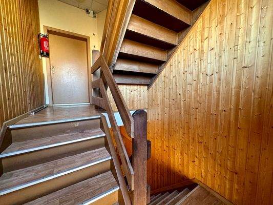 WOHNUNG | TREPPENHAUS