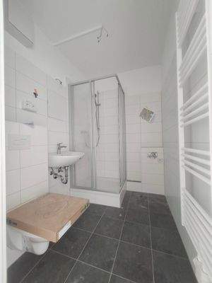 Badezimmer mit Dusche