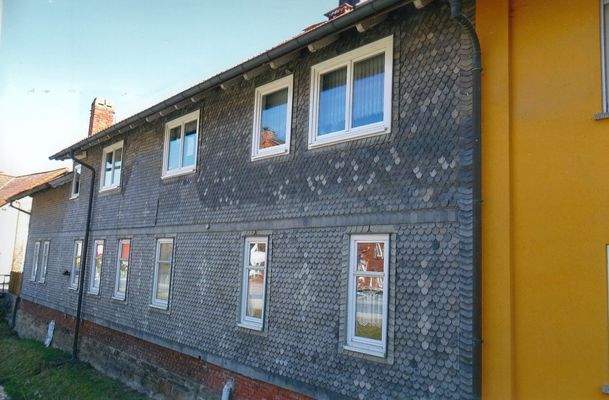 Wohnhaus von der Straße aus