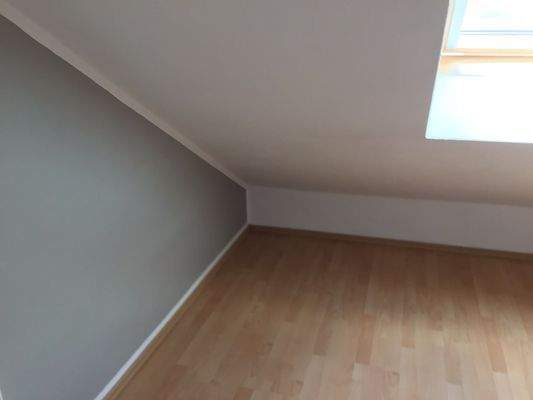 Helles Dachgeschosszimmer