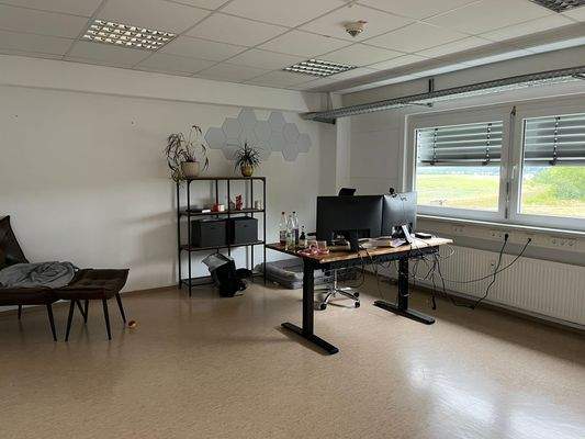 OG2MF07_buero_klein_rechts.jpeg