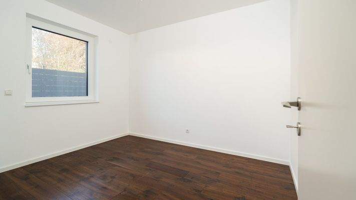 Erdgeschoss Büro / Zimmer 1