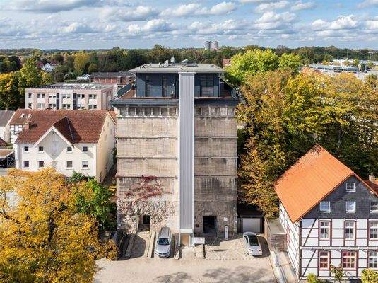 Exklusiv auf ehemaligem Weltkriegsbunker errichtet