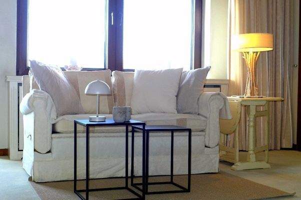 Couch 2 im Wohnzimmer