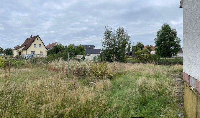 Sonniges Grundstück in zentraler Lange