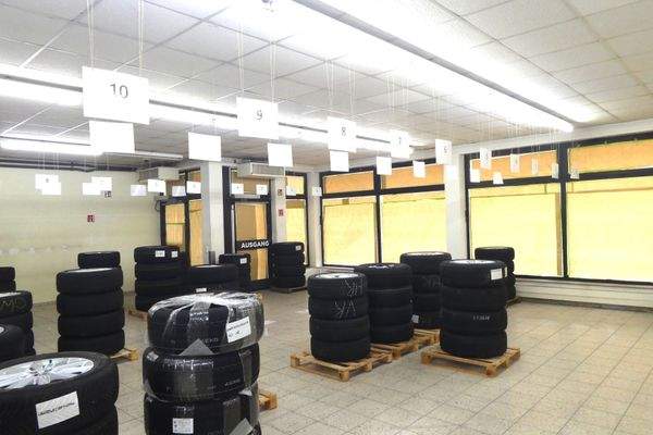 Innenraum mit Eingang